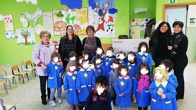 Il comitato genitori dona uno smart Tv alla Ruggero Settimo