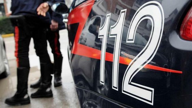 Trapani, accoltellato dopo una lite per la spazzatura: aggressore denunciato dai Carabinieri