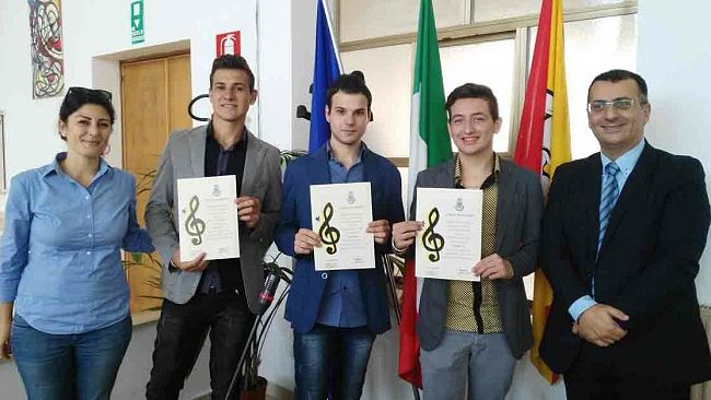 Petrosino, incontro al Comune con i giovani artisti del gruppo musicale “Emozioni Live”