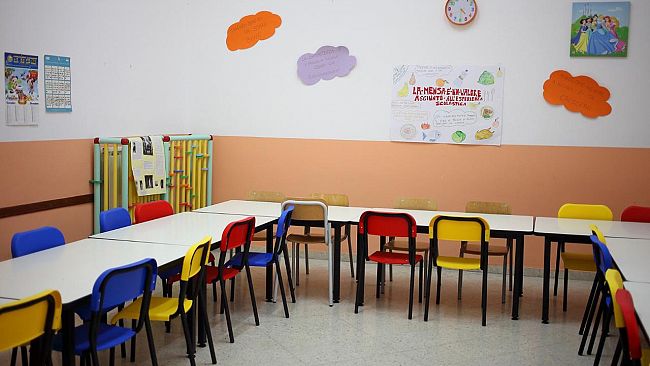 Alcamo: nuovi arredi scolastici