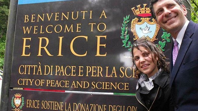 Fabrizio Frizzi e la sua immensa generosità. Salvò anche una giovane trapanese