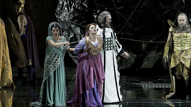 al-teatro-massimo-di-palermo-in-scena-il-nabucco-di-giuseppe-verdi