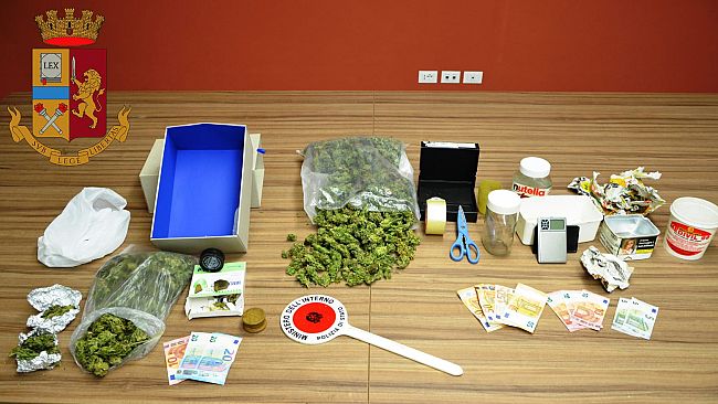 Esecuzione di misura cautelare nei confronti di 7 soggetti per detenzione e spaccio in concorso di sostanza stupefacente a Mazara del Vallo