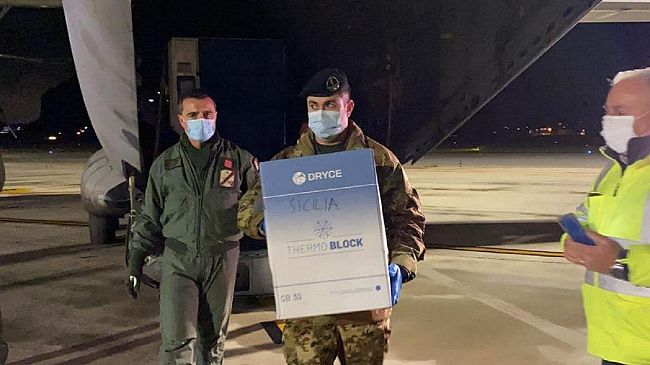 VIDEO- Il vaccino Covid-19 arrivato ieri in Sicilia.  Al via le somministrazioni all’Ospedale Civico.