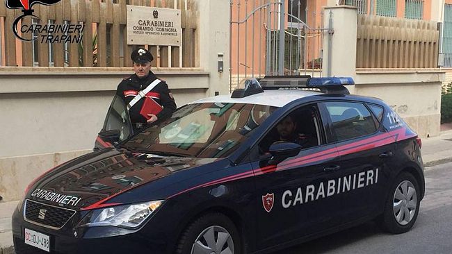 Trapani, maltrattava e drogava la compagna. Arrestato un 45enne