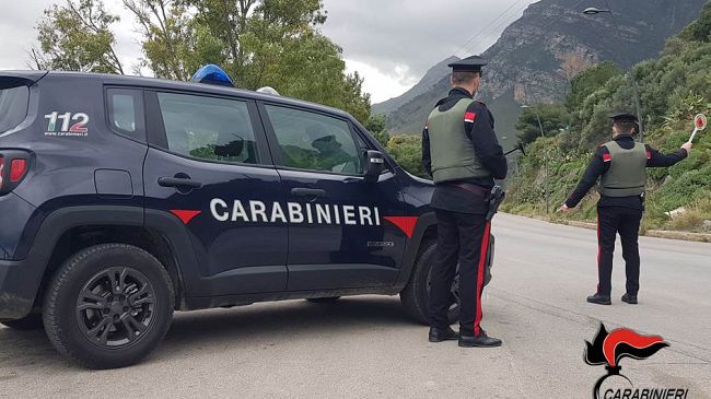 Castellammare, arrestato 25enne per aver rubato alcolici e superalcolici da un ristorante 