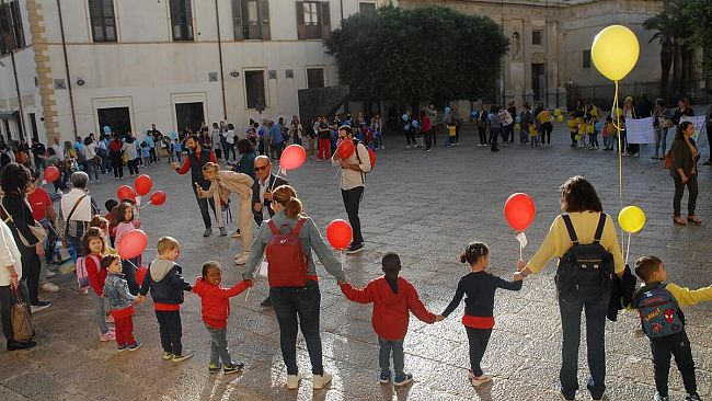 ​Gli alunni della Scuola del 2° Circolo G. Di Matteo sfilano in Corteo per la pace