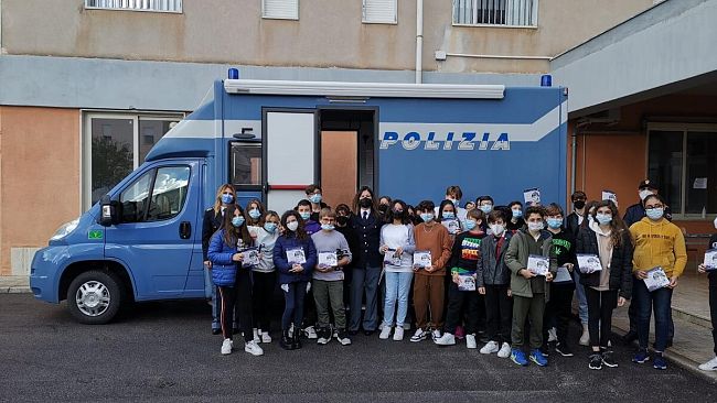 Il Camper della Polizia di stato all’I.C. Capuana-Pardo