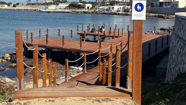 il-solarium-del-lungomare-boeo-restituisce-il-mare-ai-cittadini-ma-non-a-tutti