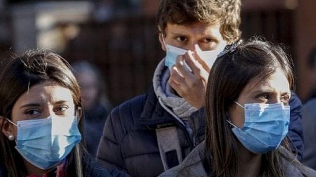 Covid19, nuove norme su mascherine e tamponi per l'accesso negli ospedali