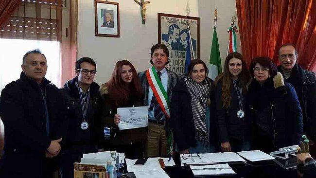 Campobello, giovani studenti vincono concorso europeo: ricevuti oggi dal Sindaco