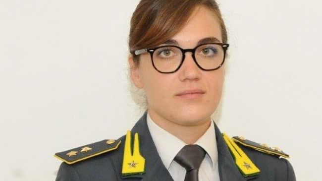 Mazara, la GdF scopre 2 clienti in un bar con saracinesca semichiusa. Denunciato titolare