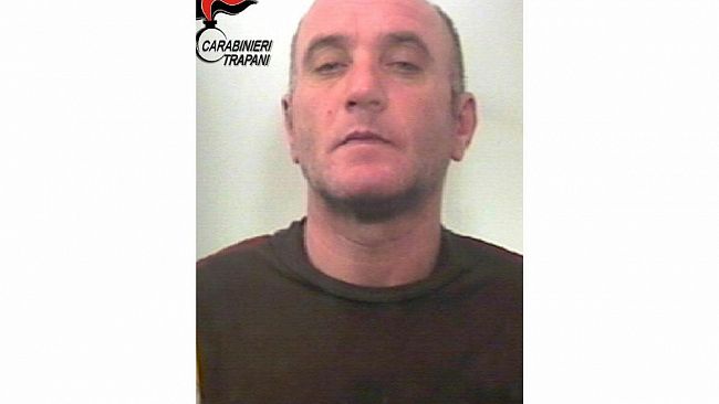 I Carabinieri arrestano un marsalese per evasione, due i denunciati.