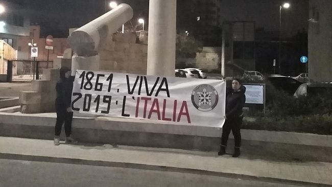 Trapani, Casa Pound espone striscione per ricordare l’unità d’Italia