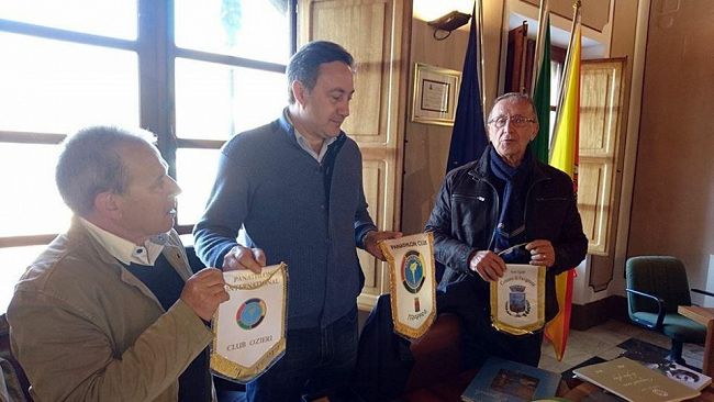 i-panathleti-di-trapani-e-ozieri-ss-inaugurano-la-stagione-turistica-a-favignana