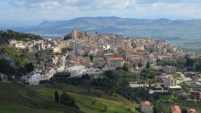 Salemi, un’estate piena di musica. Annalisa, i grandi nomi di Deejay Time, Lello Analfino e i Tinturia.