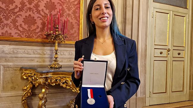 Salva una ragazza da una violenza sessuale, alla 28enne Giulia Leone la medaglia al Merito civico