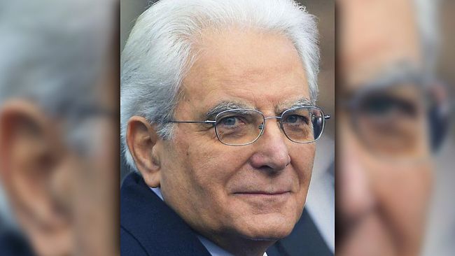 Ultime della sera: “Sergio Mattarella, il presidente 'gattaro'”