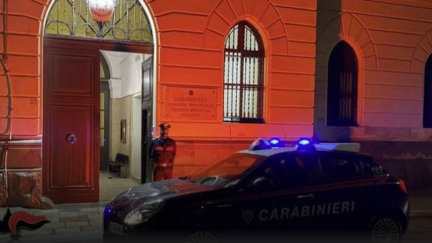 Adescavano sul web per rapine e violenze, coppia di trentenni arrestata a Trapani