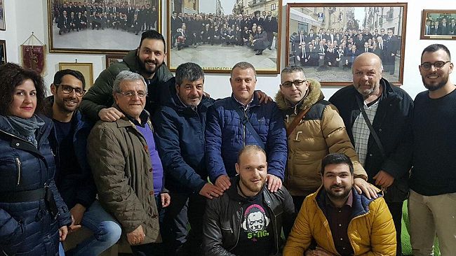 Tra fede e tradizione: il ceto dei pescatori si prepara per il venerdì Santo