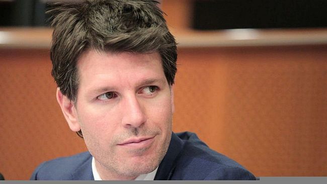 Referendum, MsS, l’eurodeputato Corrao critica i facili entusiasmi: “Siamo inesistenti sui territori, così faremo la fine dell’Udeur”