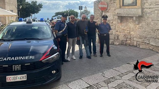 Erice, turista si allontana dal gruppo e si perde. Ritrovato dai carabinieri