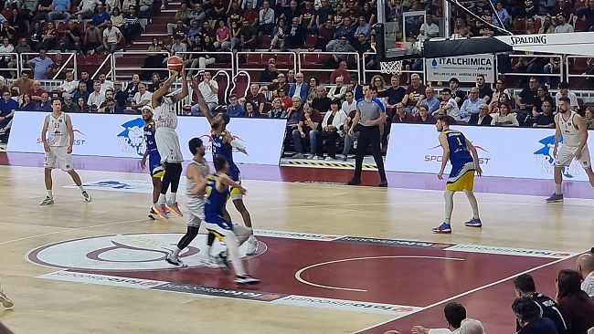 Trapani Shark, parte bene la semifinale con Verona