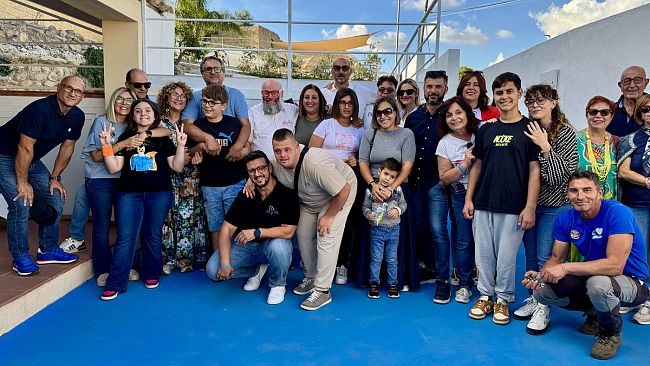 Mazara, il fondatore di PizzAut Nico Acampora visita Borgo Blu