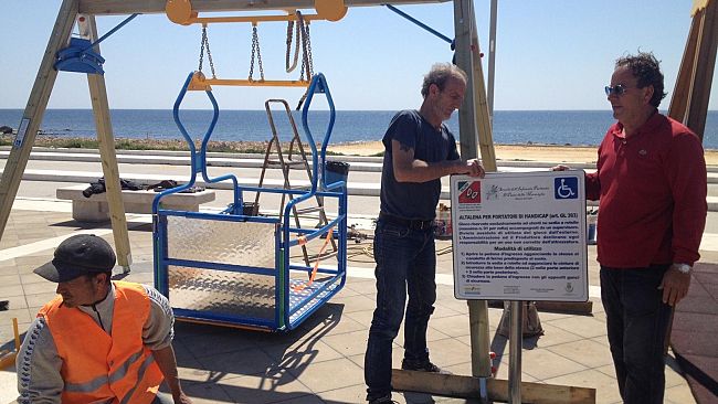 Mazara, altalena per disabili al parco giochi di San Vito. Perché non un piccolo parco giochi in ogni quartiere della Città?