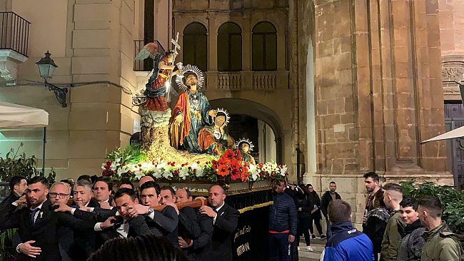 Il ceto degli Ortolani dona materiale sanitario all’ospedale Sant’Antonio Abate