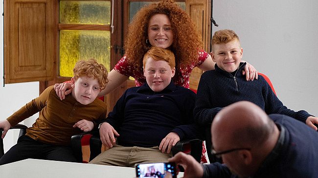 I bambini rossi dell’isola e le carote di ispica: così l’accoglienza a Favignanaa “Red Head Sicily” la parata red e l’incontro sul rischio tumori alla pelle