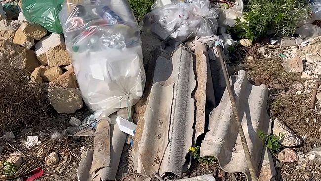 discarica-abusiva-a-santanna-tra-rifiuti-ed-eternit-i-cittadini-aspettano-risposte