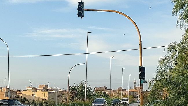 Mazara, da settimane non funzionano semafori al pericoloso incrocio fra la via Giovanni Falcone e la via Val di Mazara