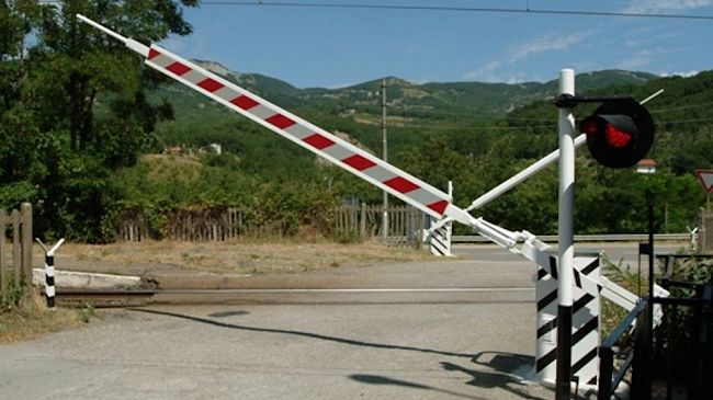 Mazara, in corso lavori di risanamento massicciate delle linee ferroviarie. Interventi nei passaggi a livello