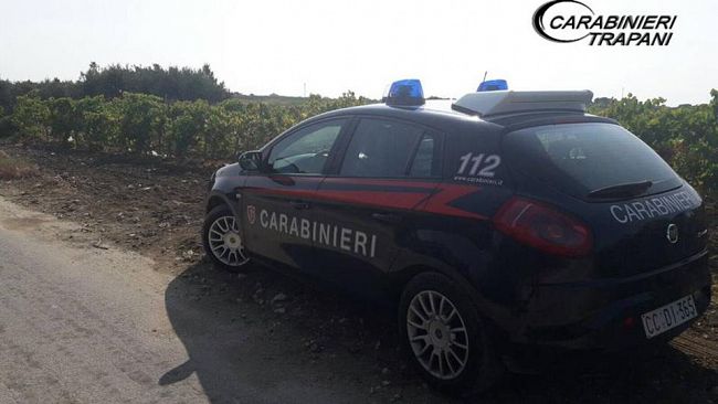 Trapani: i Carabinieri arrestano due persone per furto