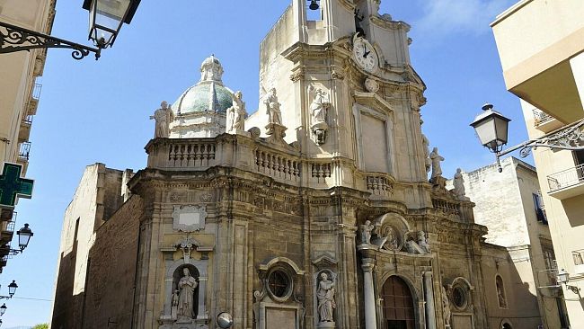 Padre Rach: “Mai nessuna somma è stata, né sarà richiesta, per l’ingresso alla Chiesa delle Anime Sante del Purgatorio”