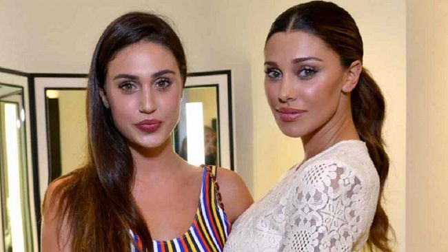 Belen e Cecilia Rodiguez posano nell' Agrigentino per il loro brand