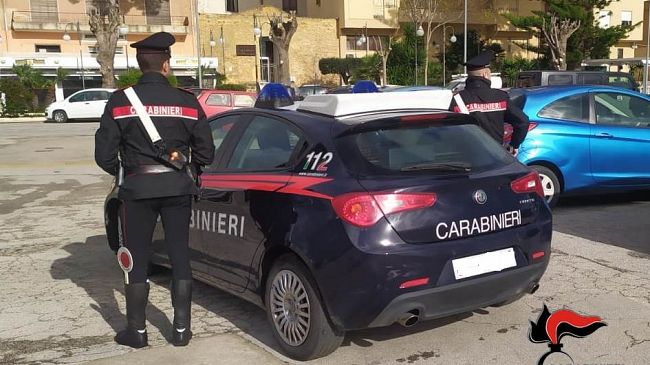 Mazara, atti persecutori e percosse a coetanei: minorenne trasferito in una comunità