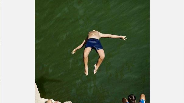 Mazara, a Lettera22 si presenta il libro “L’estate muore giovane” di Mirko Sabatino