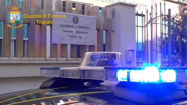 gdf-operazione-palude-quattro-arrestati-tra-cui-il-capo-del-genio-civile-di-trapani