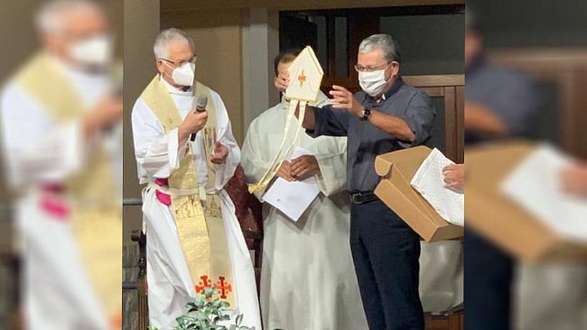 Il dono dei preti di Trapani a don Alessandro Damiano. Parametri realizzati dalle clarisse di Alcamo