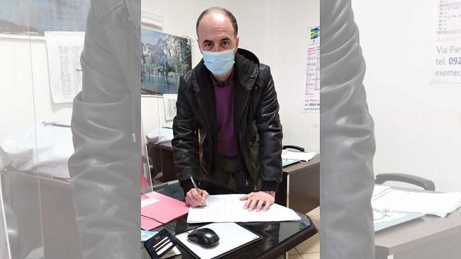 Partanna, il presidente Cangemi firma per il referendum popolare
