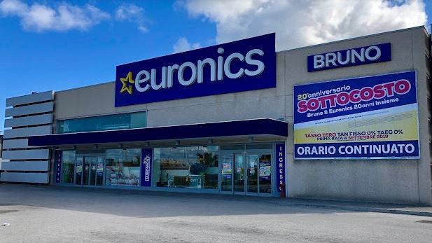 Ladri fanno irruzione da Bruno Euronics