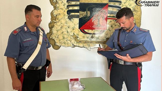 Droga in auto: donna marsalese arrestata dai carabinieri