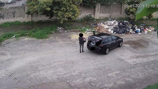 Sacchi neri/non trasparenti: vietato utilizzarli per il conferimento dei rifiuti