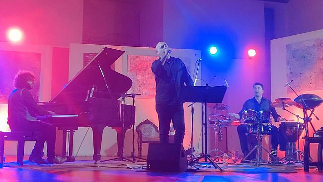 Mazara, successo al Garibaldi del trio Gulino, Mocata e Sciacca con il concerto-spettacolo 