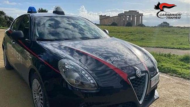 Castelvetrano, spacca il braccialetto ed evade dai domiciliari: denunciato