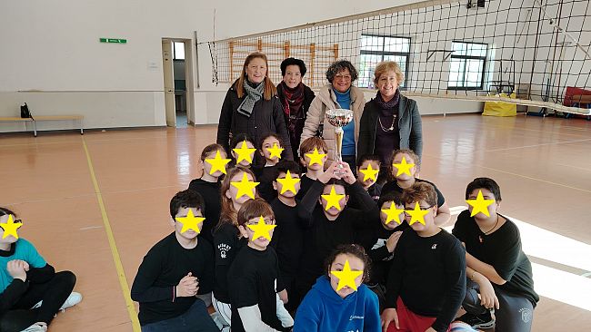 ic-radice-pappalardo-la-finale-del-torneo-di-palla-rinaciata-un-successo-sportivo-e-didattico
