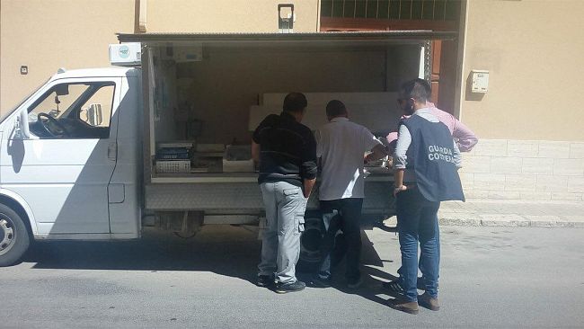 Controlli a tutela della salute pubblica: Oltre 90 kg di prodotti ittici sequestrati a Gibellina