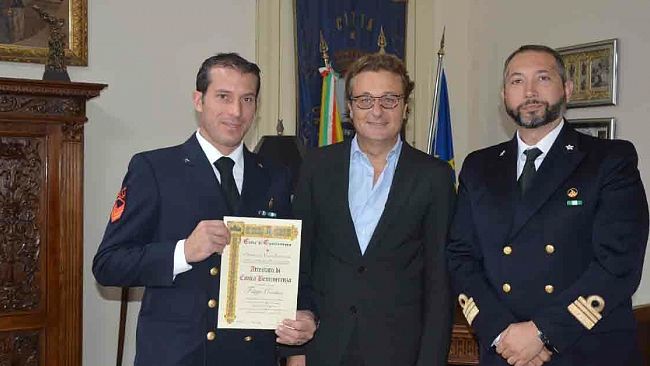 Castelvetrano,  un attestato di civica benemerenza al Sottocapo Filippo Catalano che ha salvato due vite in mare